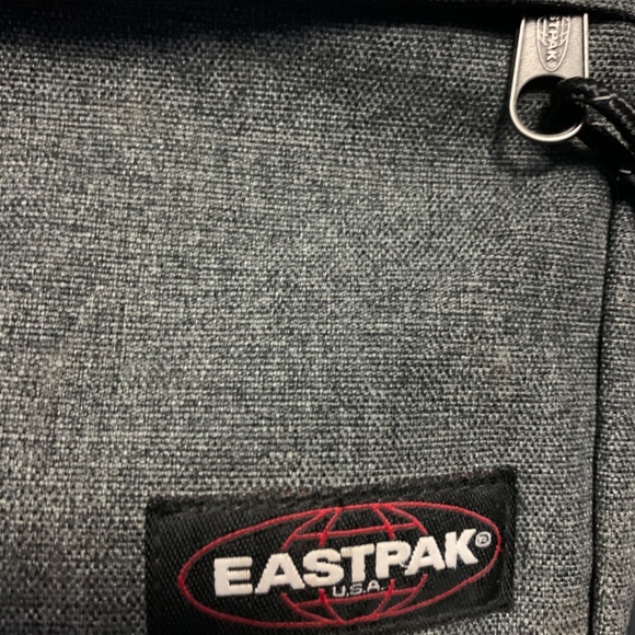 Eastpak Shoulderbag - Picture 3 of 3